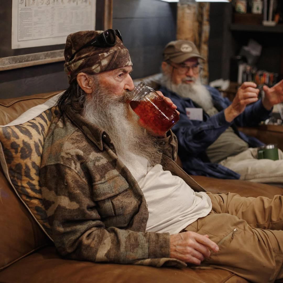 Phil Robertson sitting i